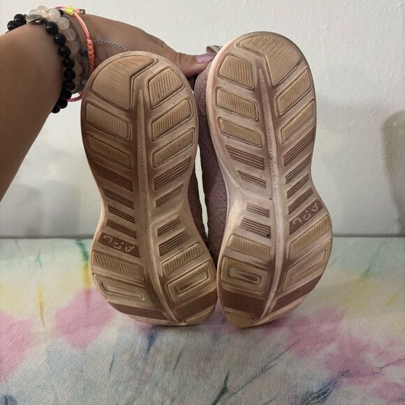 APL 7.5 Pink and Blue Athletic Shoes Lightweight Knit tech loom phantom - Picture 11 of 11